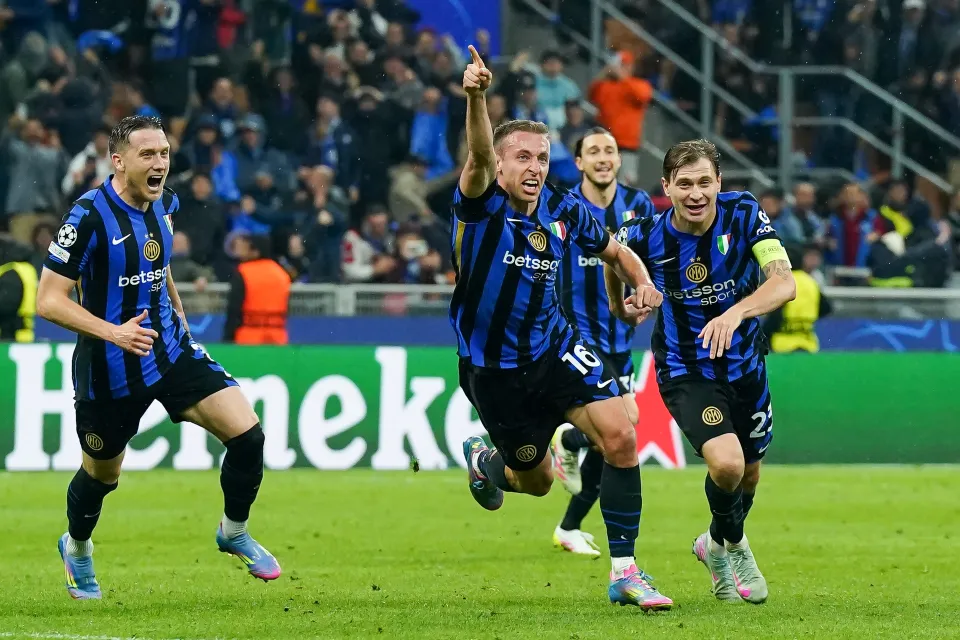 Inter and Barcelona Ignite UCL with Record-Setting Knockout Clash