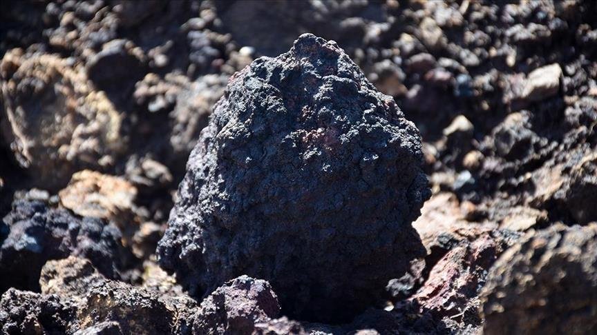 China Shares Rare Moon Rocks with U.S. Despite Trade War