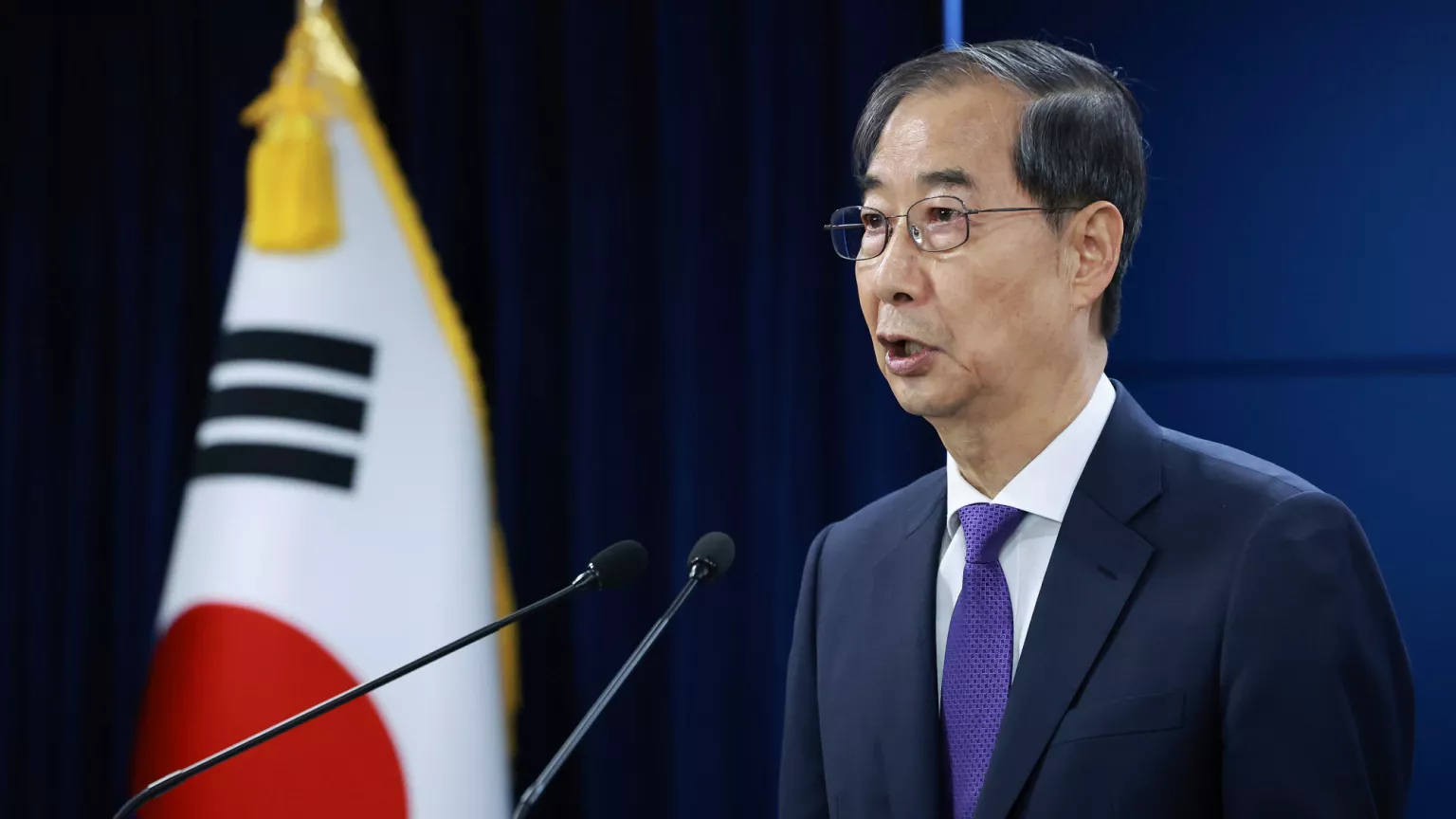 South Korea’s Ex-PM Declares Presidential Bid