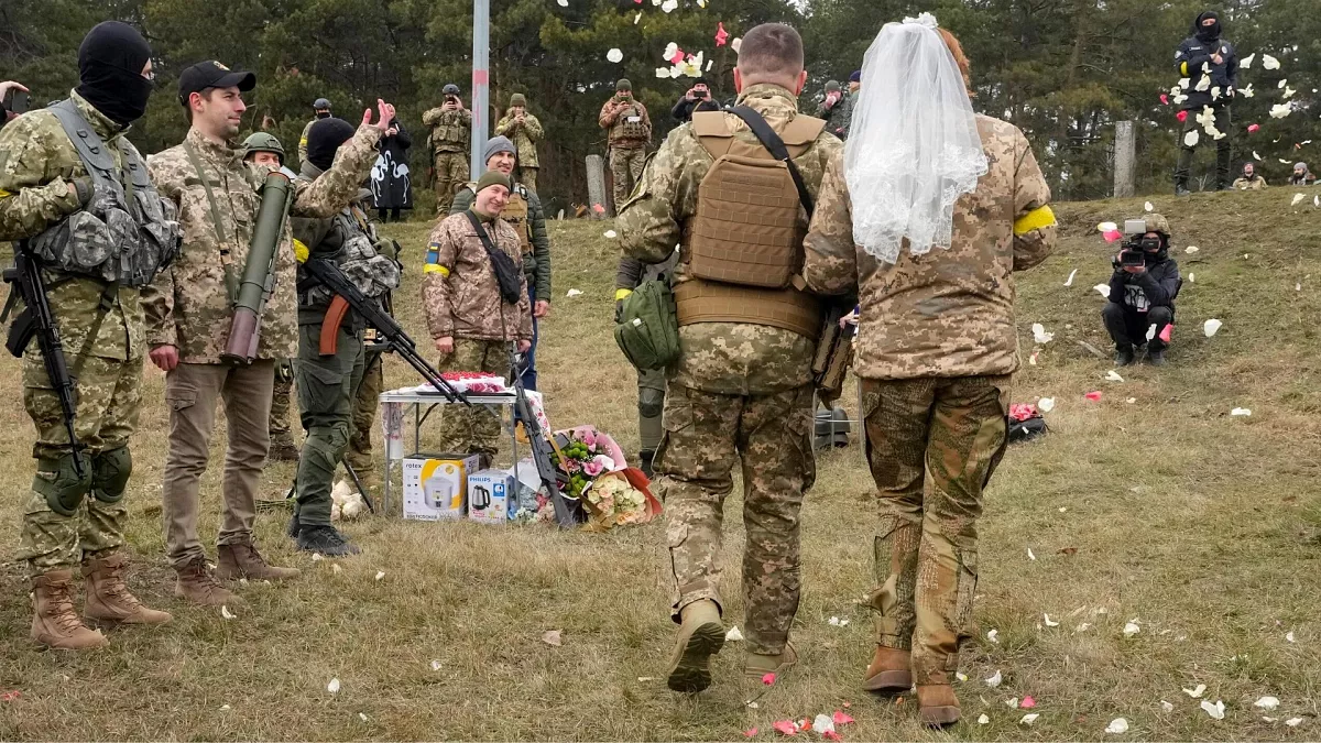 Love in Camouflage: Ukrainian Bride Defies Tradition Amid War