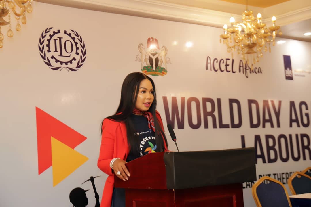 Nkeiruka Onyejeocha Engages Women on APC E-Registration